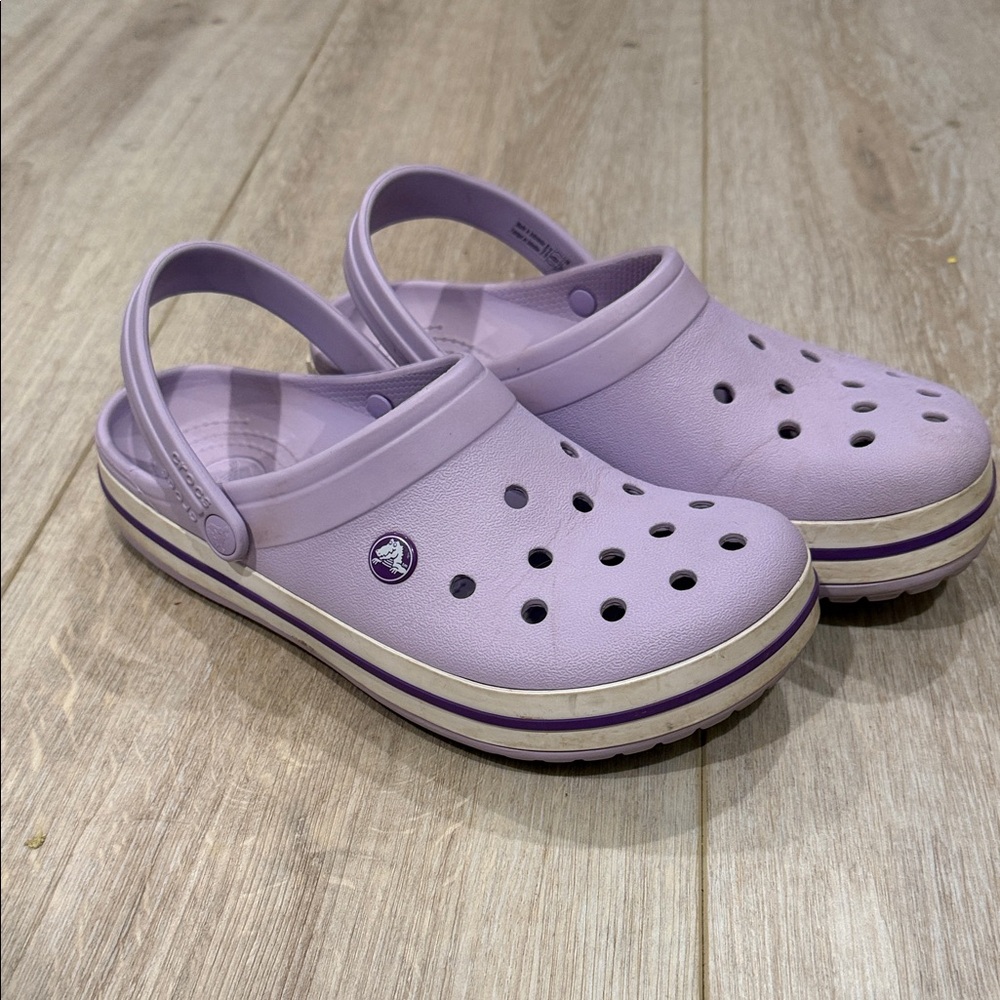 CROCS women’s size 10 slip on clog men’s size 8- Lavender